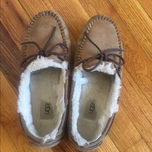 Preowned size 8 Ugg Moccasins